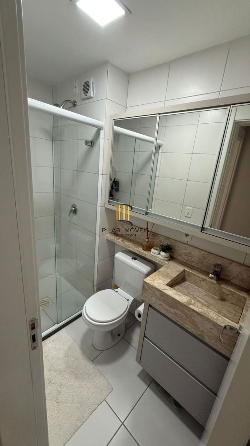 Apartamento de 2 dormitórios, elevador e 1 vaga de garagem em Canoas.