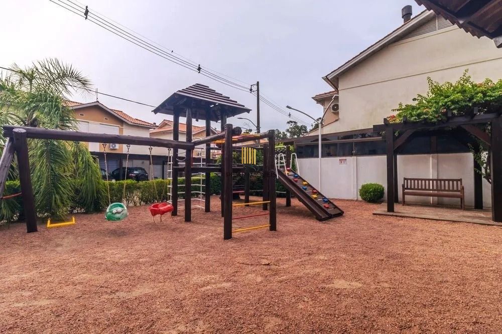 Casa de 2 dormitórios e 2 vagas de garagem em Canoas.