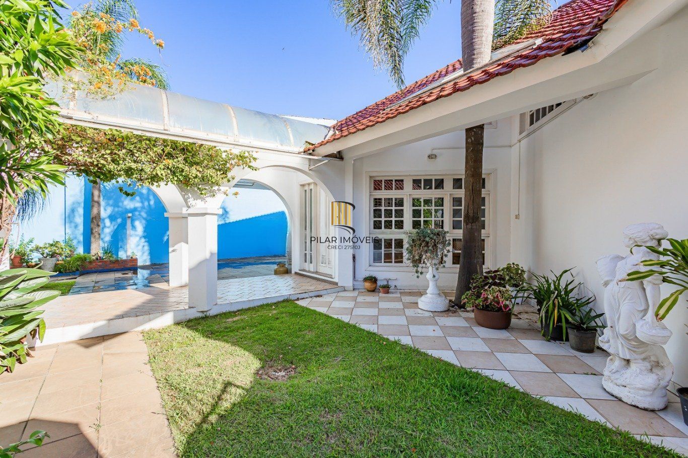 Casa com 3 dormitórios, 2 vagas de garagem no bairro Marechal Rondon em Canoas.