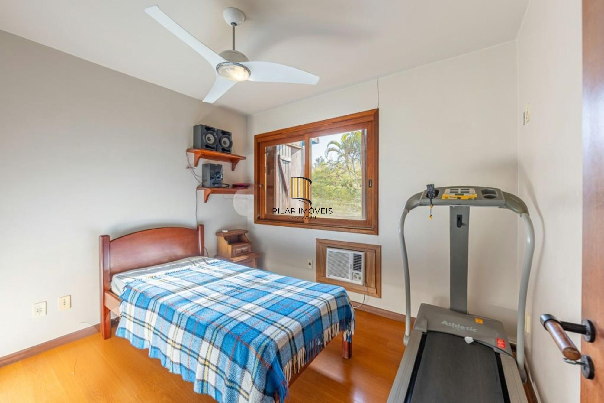 Casa com 4 Quartos, 4 banheiros, 4 vagas e 300 m² á venda  Chácara Das Pedras.