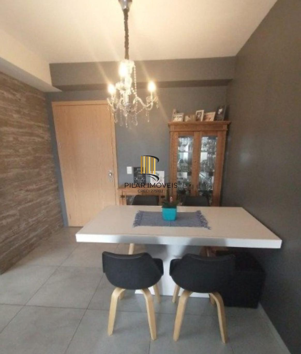 Apartamento de 2 dormitórios no bairro Jardim Lindóia