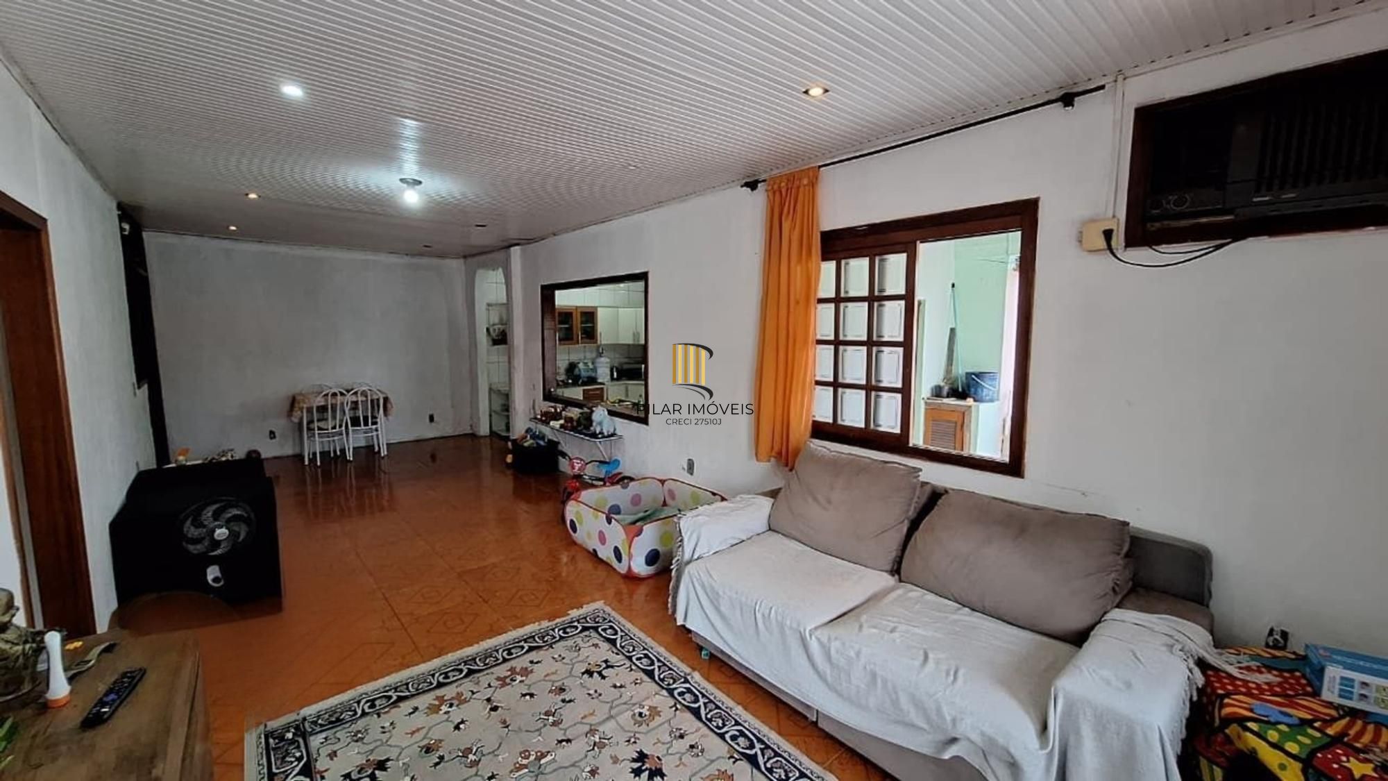 Casa de 4 dormitórios e 4 vagas de garagem em Canoas.