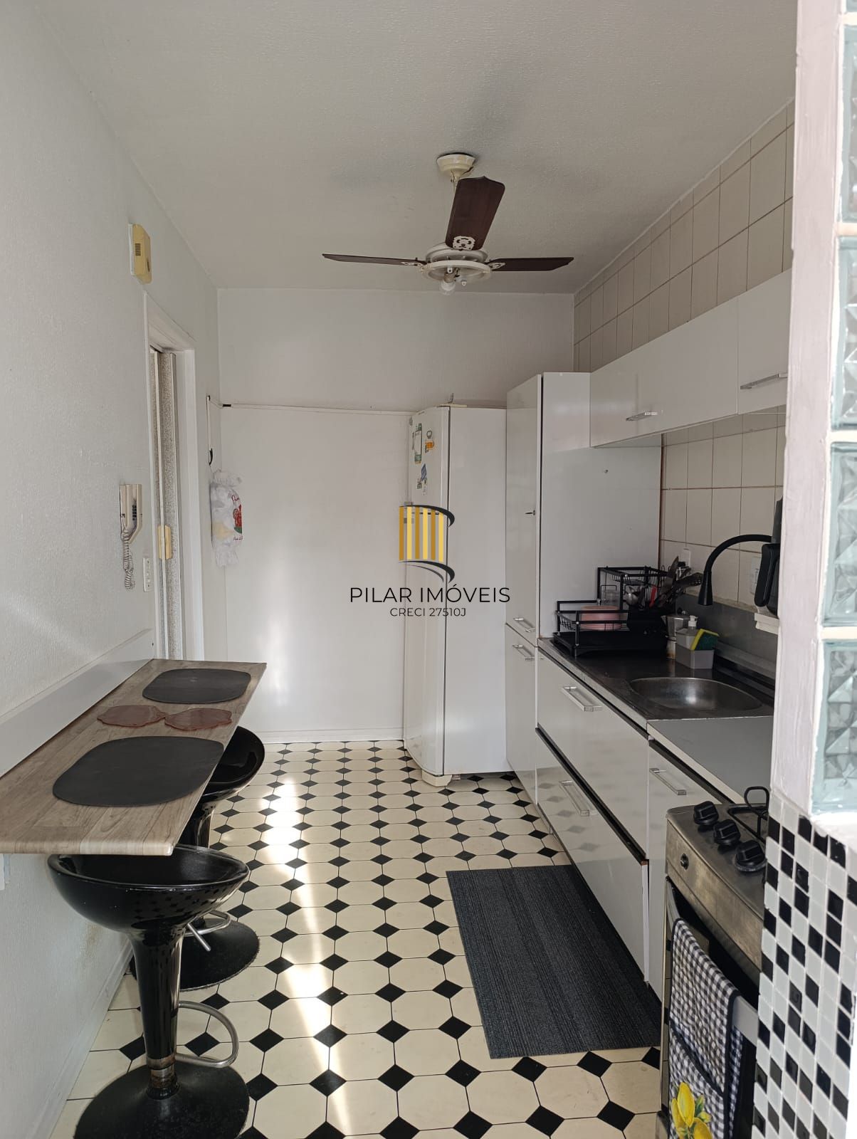 Apartamento semi mobiliado de 2 dormitórios bairro Sarandi