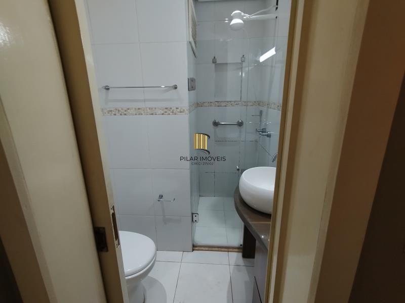 Apartamento 2 dormitórios, 1 vaga, churrasqueira e elevador no Cristo Redentor.