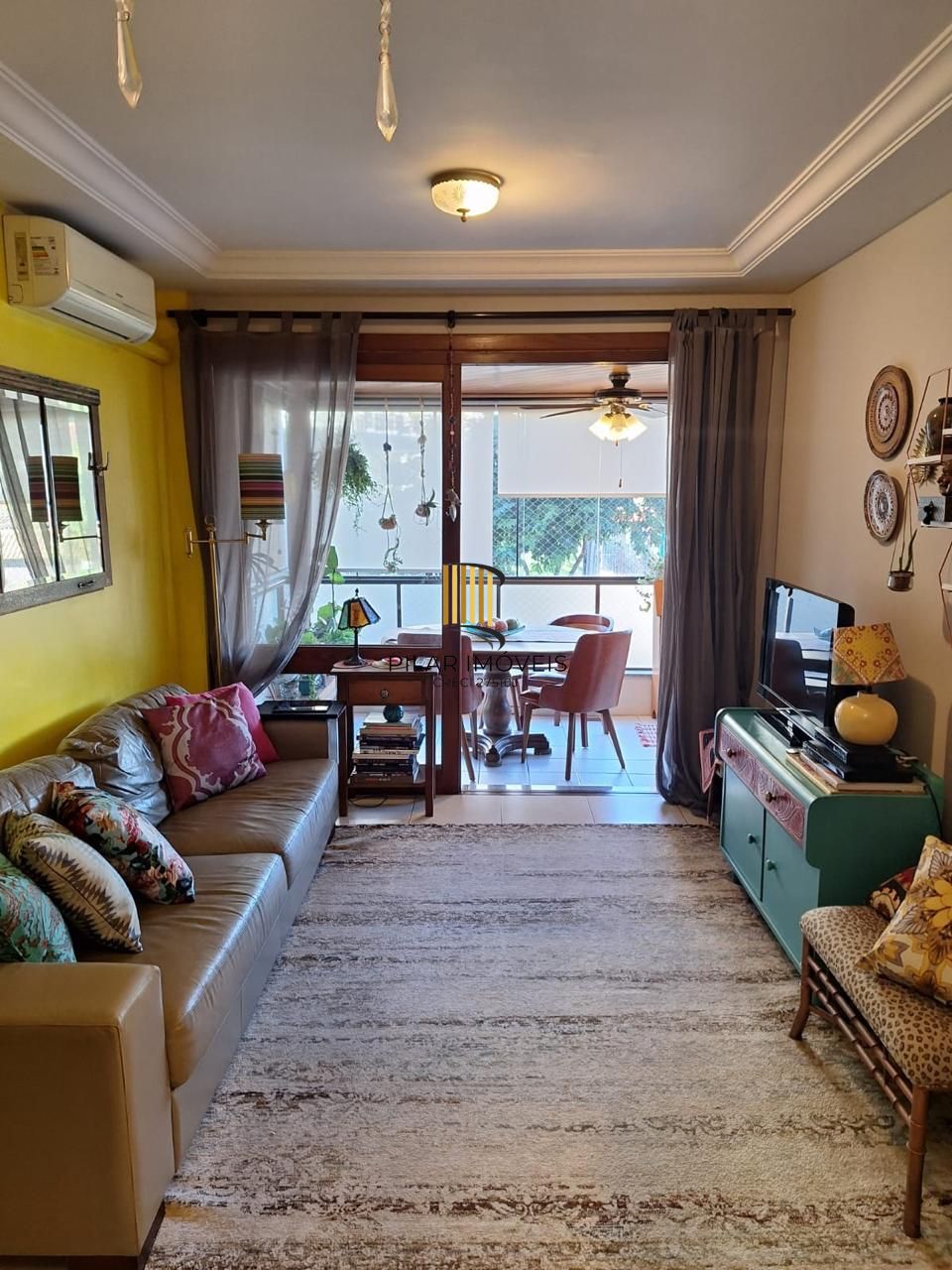 Apartamento 2 Dormitórios, Suíte, Elevador e 2 vagas no Tristeza