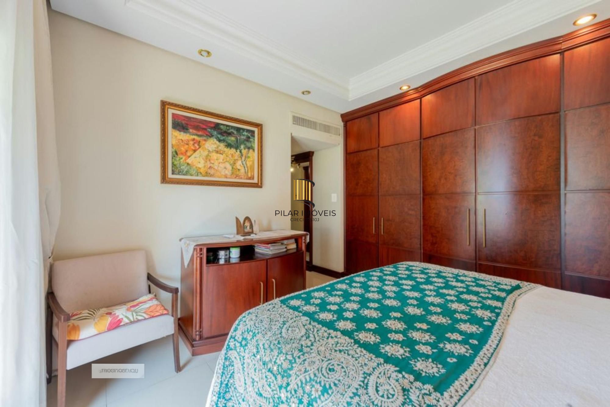 Apartamento de 4 dormitórios, 2 suítes, 2 vagas e elevador na Castro Alves.