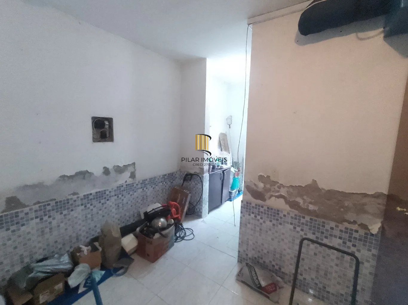 Casa de 5 dormitórios, piscina e 4 vagas de garagem em Canoas.