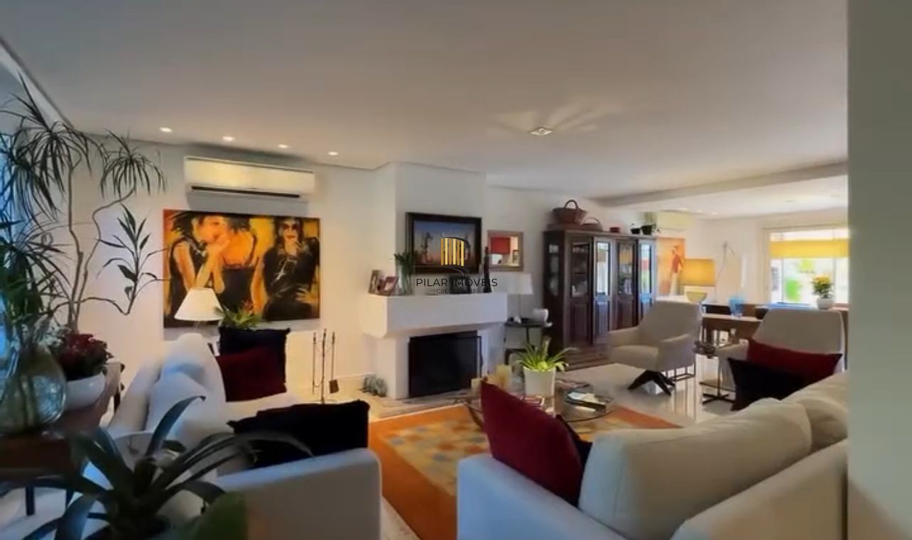 Casa em Condomínio com 3 quartos e 324m² à venda na  Rua João Caetano