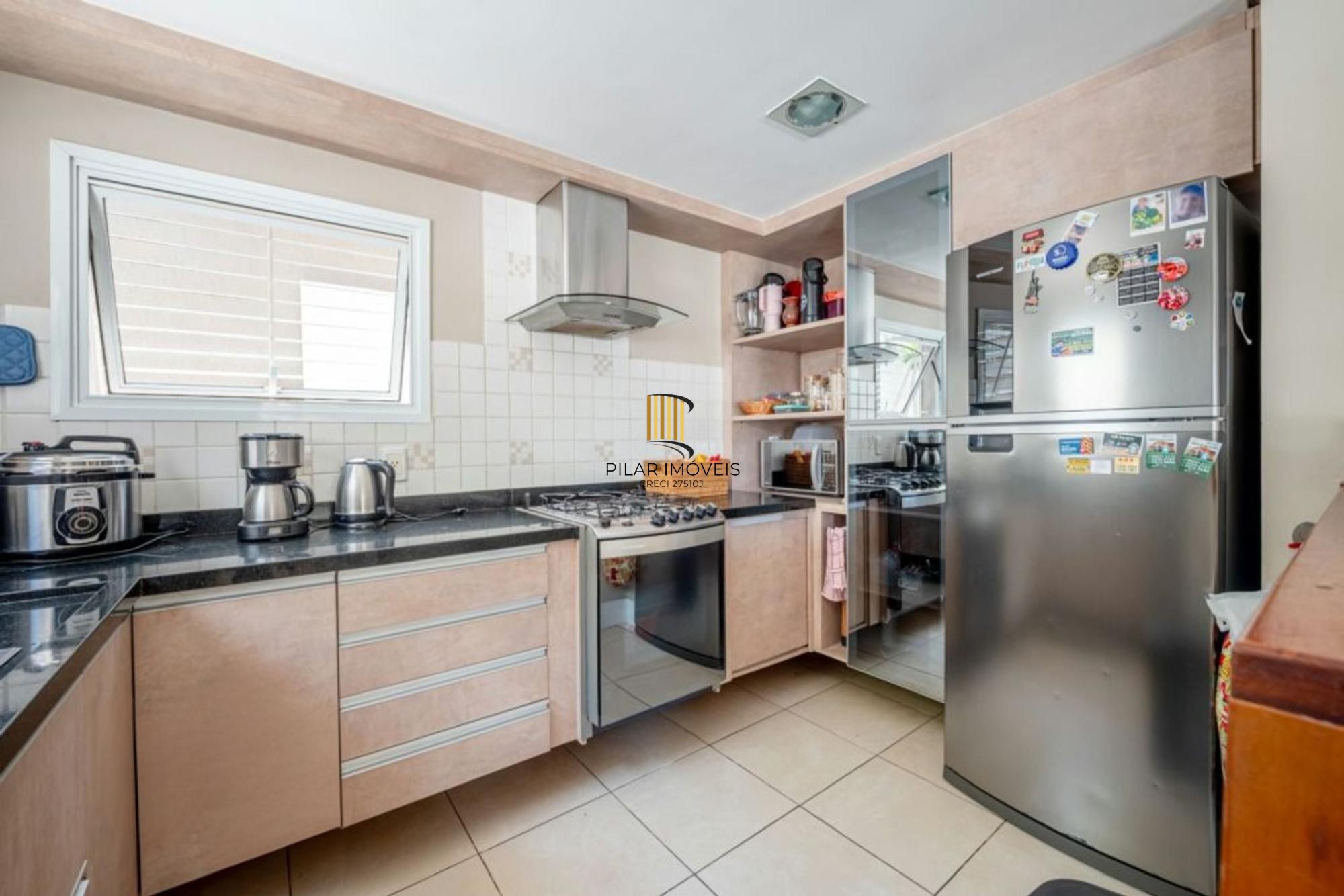 Casa 3 Dormitórios com Suíte e Piscina no Teresópolis