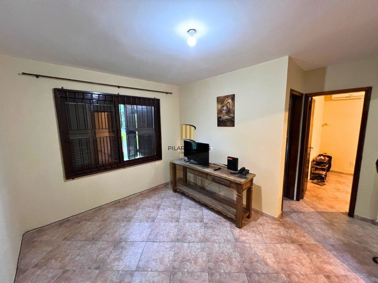 Casa de 3 dormitórios e 2 vagas de garagem em Canoas.