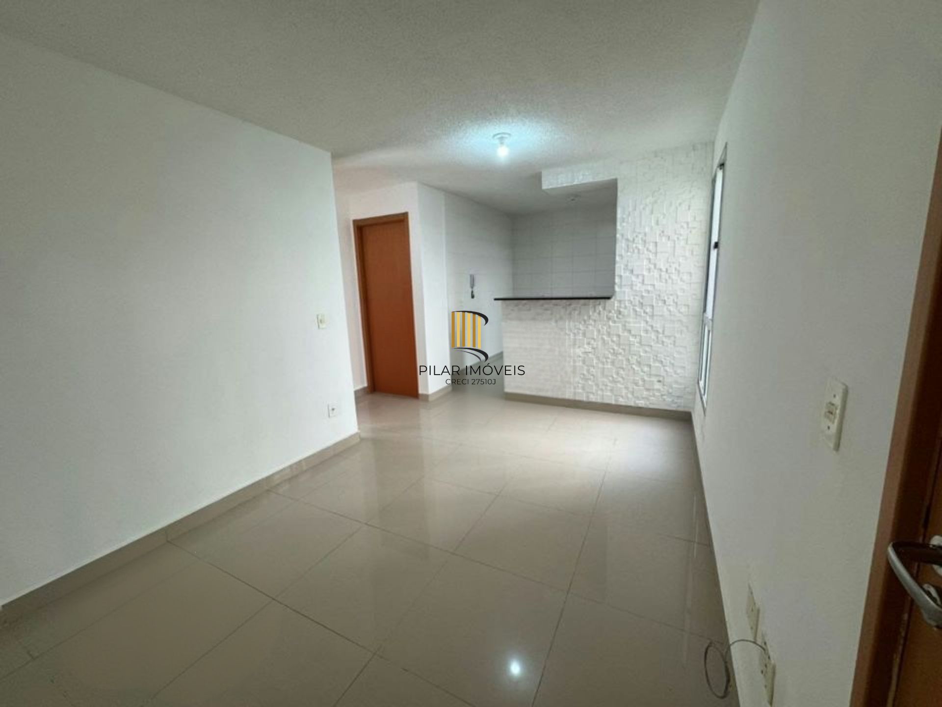 Apartamento de 2 dormitórios, piscina e 1 vaga de garagem em Canoas.