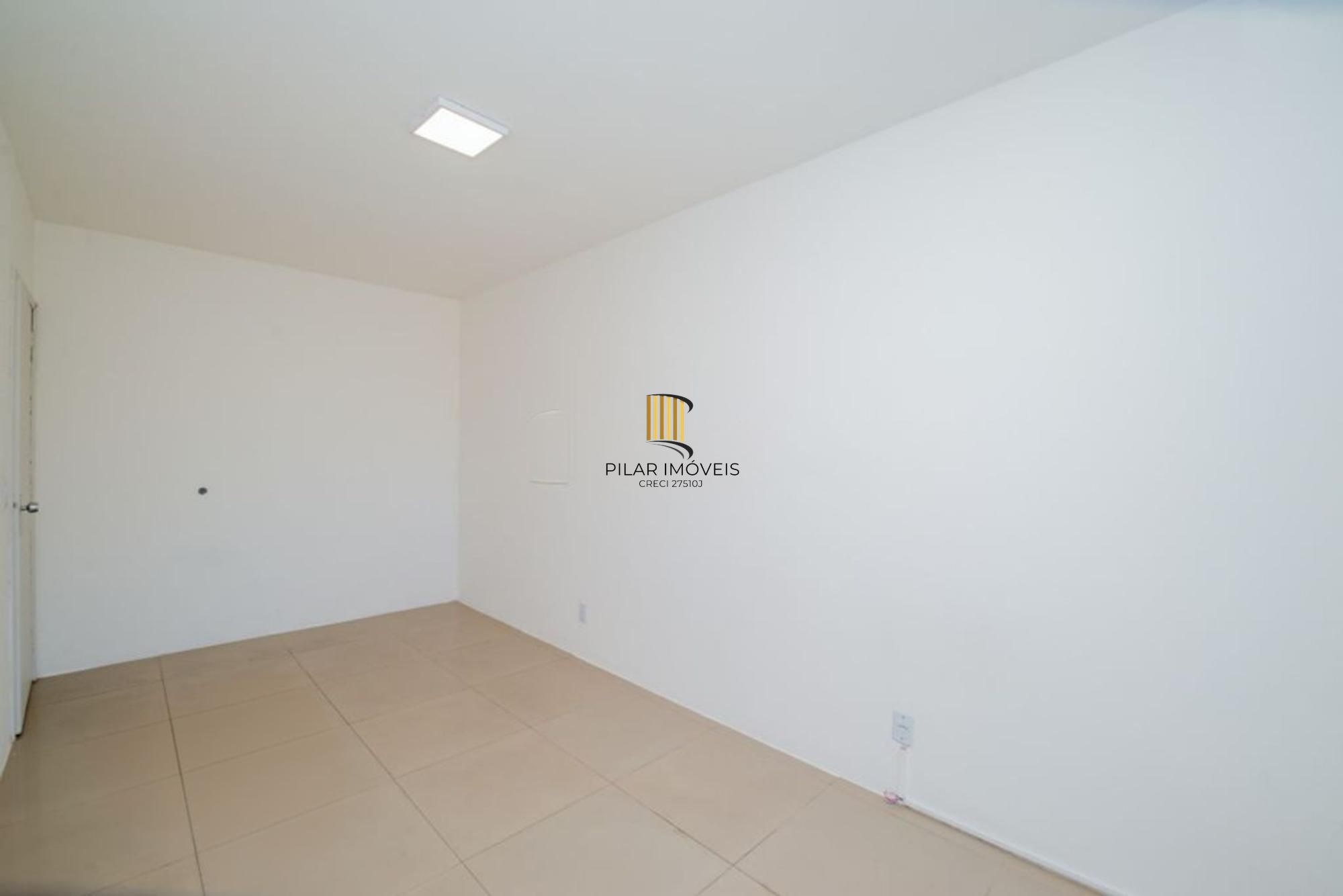 Apartamento com 2 quartos, 2 banheiros e 1 vaga no bairro Azenha.