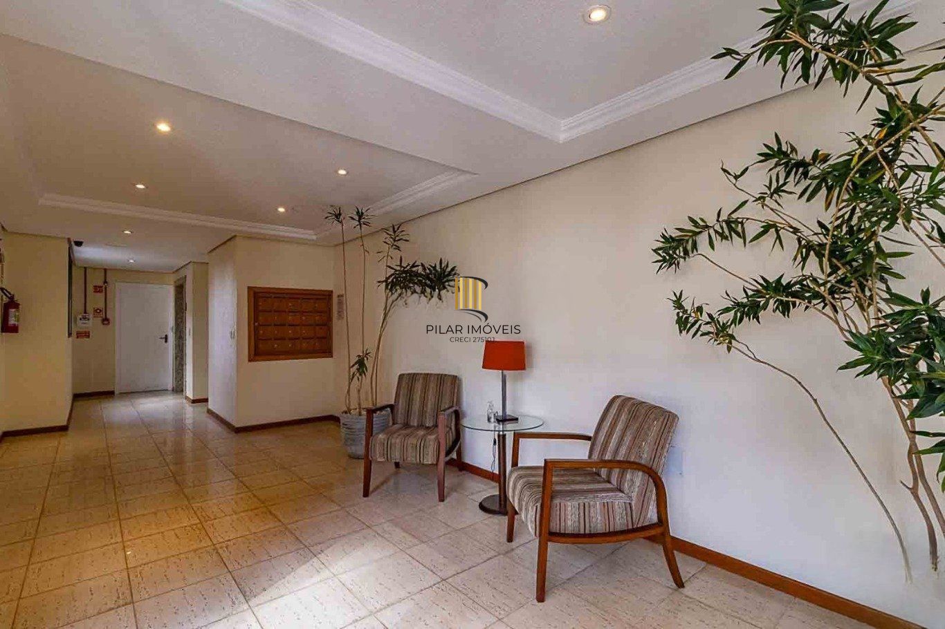 Apartamento semi mobiliado de 2 quartos,elevador,2 vagas no bairro Auxiliadora.