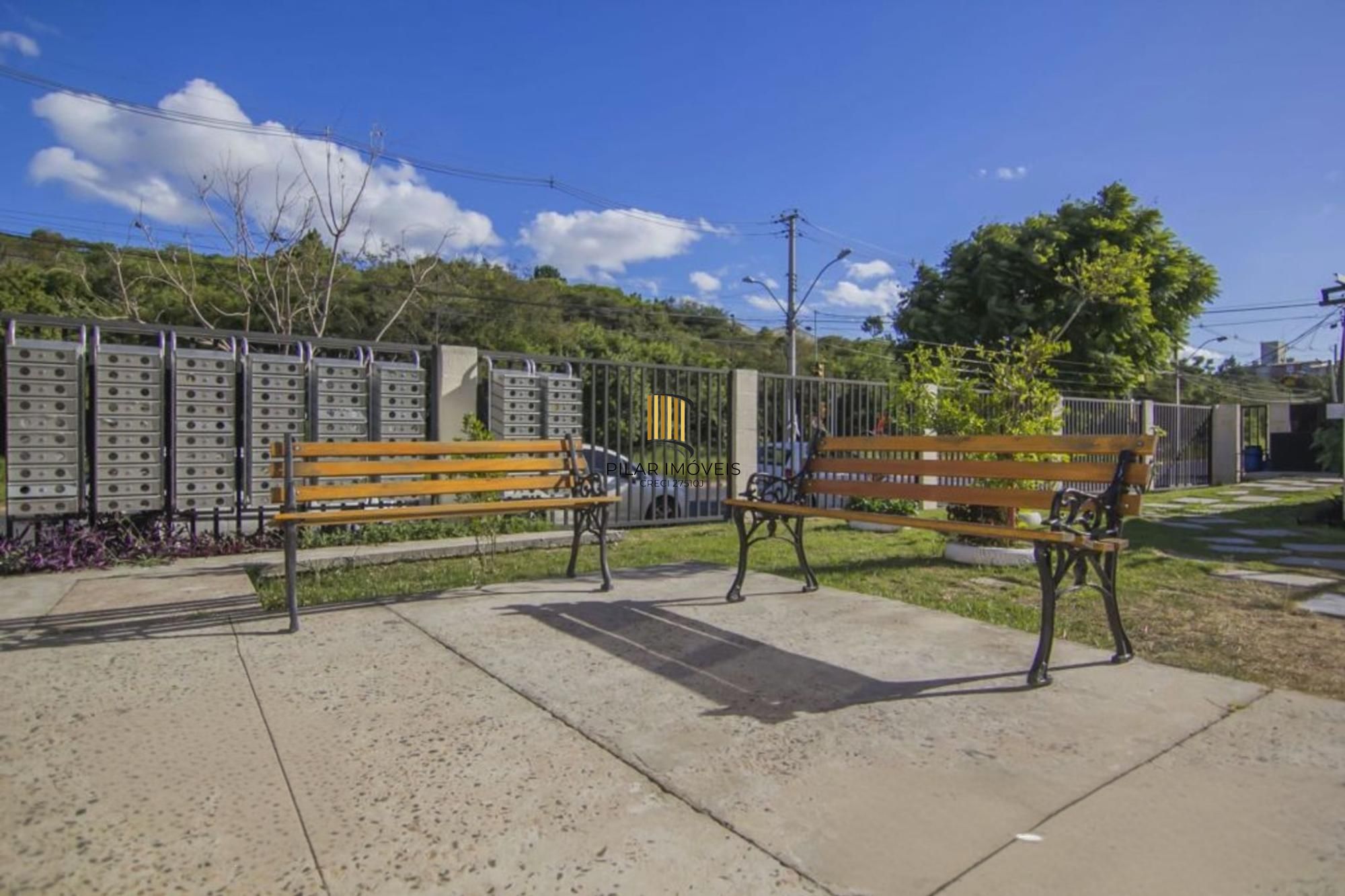 Apartamento com 2 quartos, vaga e salão de festa no bairro Passo das Pedras.