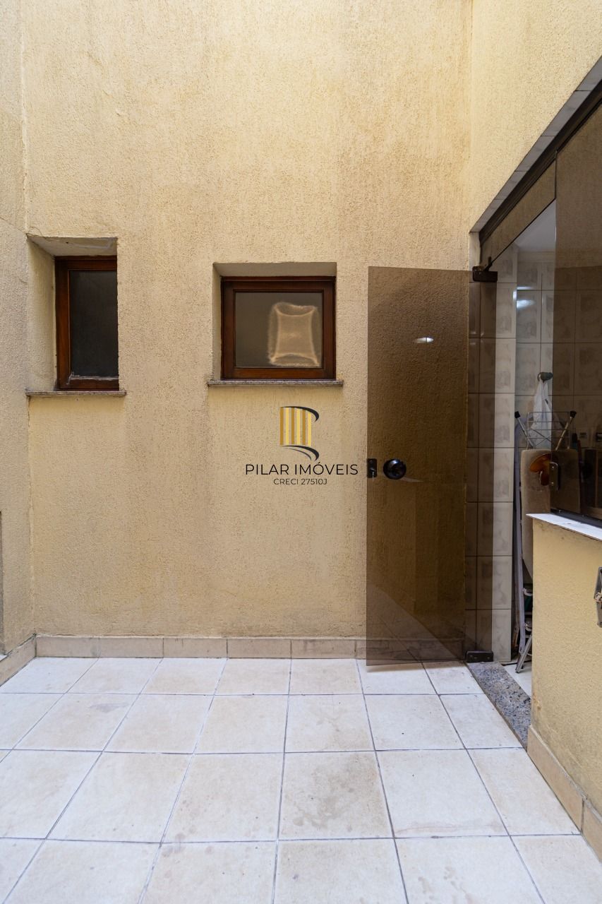 Apartamento mobiliado 2 quartos, vaga e churrasqueira no bairro Cristo Redentor