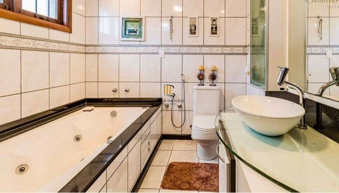 Casa com 3 quartos, 2 vagas e 266m² para vender - Jardim Planalto, Porto Alegre