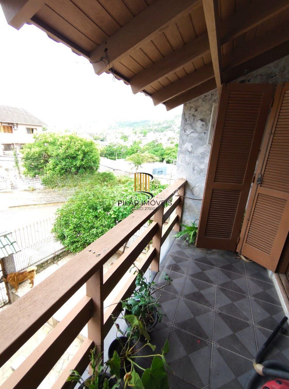 Casa com 3 Quartos, 3 Banheiros, 2 vagas No Bairro Nonoai.