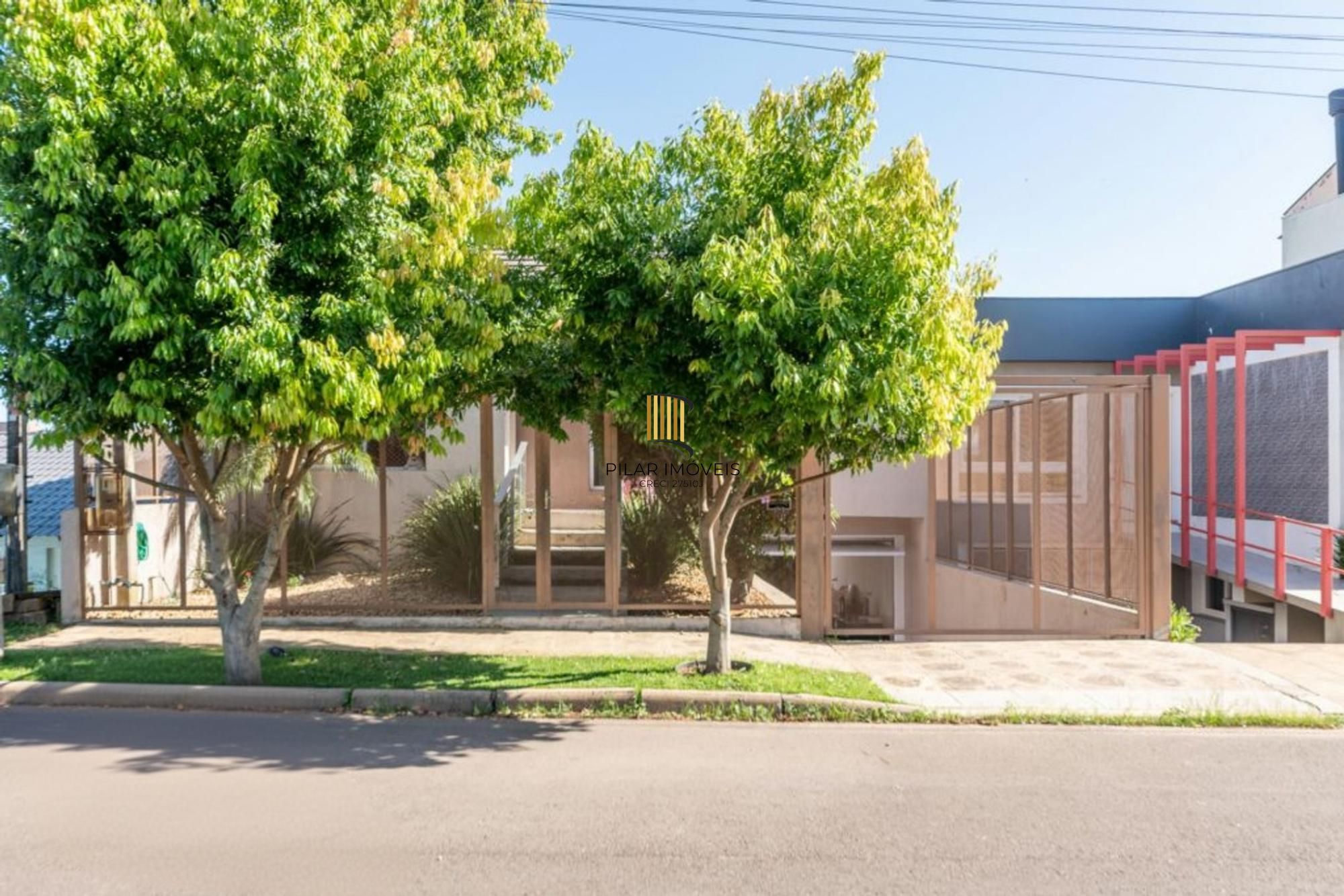 Casa em condomínio de 3 dormitórios,2 vagas e churrasqueira no bairro Agronomia