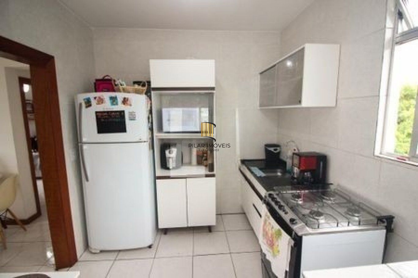 Apartamento com 2 quartos, portaria 24 horas e churrasqueira no bairro Camaquã.