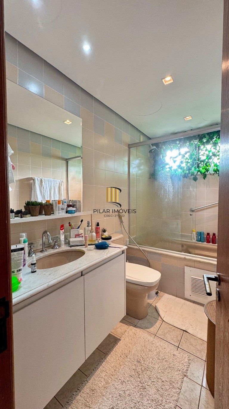 Apartamento de 1 quarto, sacada, 1 vaga, elevador no bairro Independência.