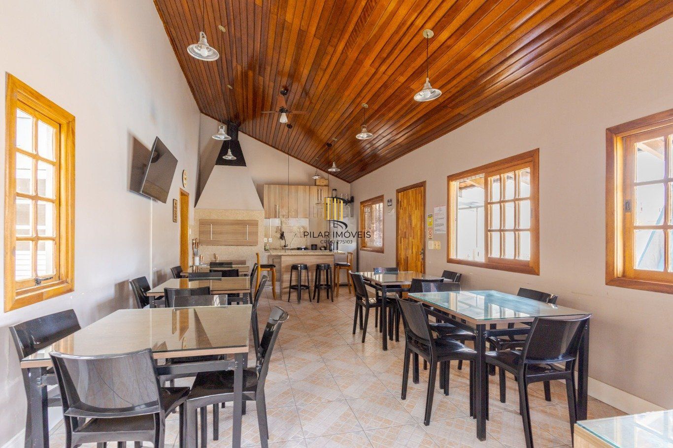 Casa com 3 quartos semi mobiliado com vaga no bairro Partenon