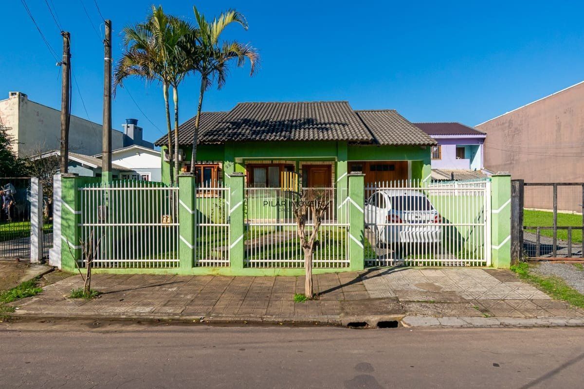 Casa de 2 dormitórios e 1 vagada de garagem em Cachoeirinha.