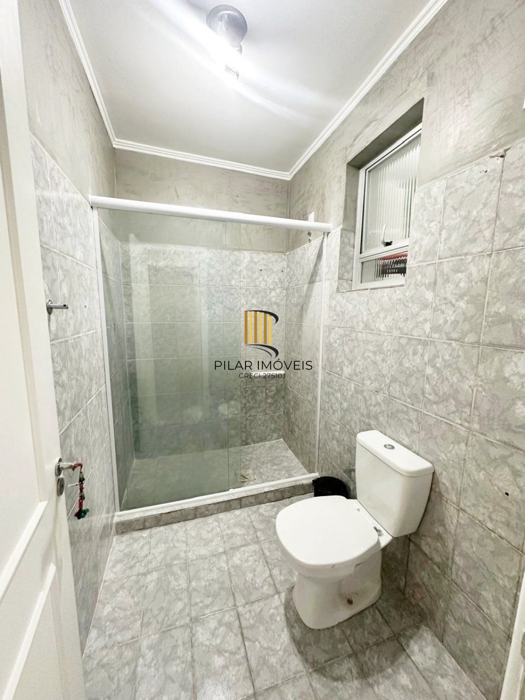 Apartamento térreo com 2 quartos e 1 vaga de garagem no Bairro Auxiliadora