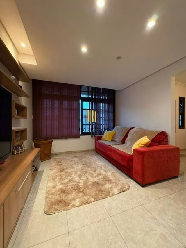 Casa de 3 dormitórios e 1 vaga de garagem em cachoeirinha.