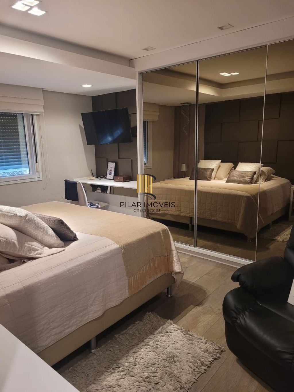 Apartamento com 4 dormitórios e 3 vagas de garagem no Bairro Petrópolis