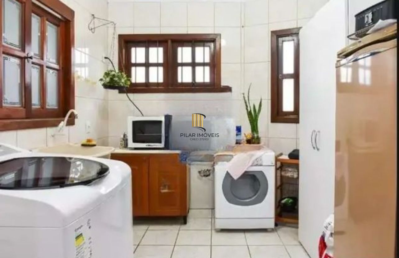 Casa com 3 quartos na Rua José Grimberg, Zona Norte de Porto Alegre