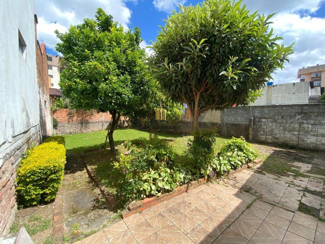 Casa com 2 quartos e 3 vagas no bairro Nossa Senhora das Graças