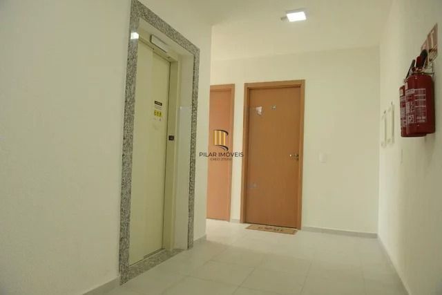 Apartamento com 2 quartos, vaga de garagem e elevador no bairro Estância velha.