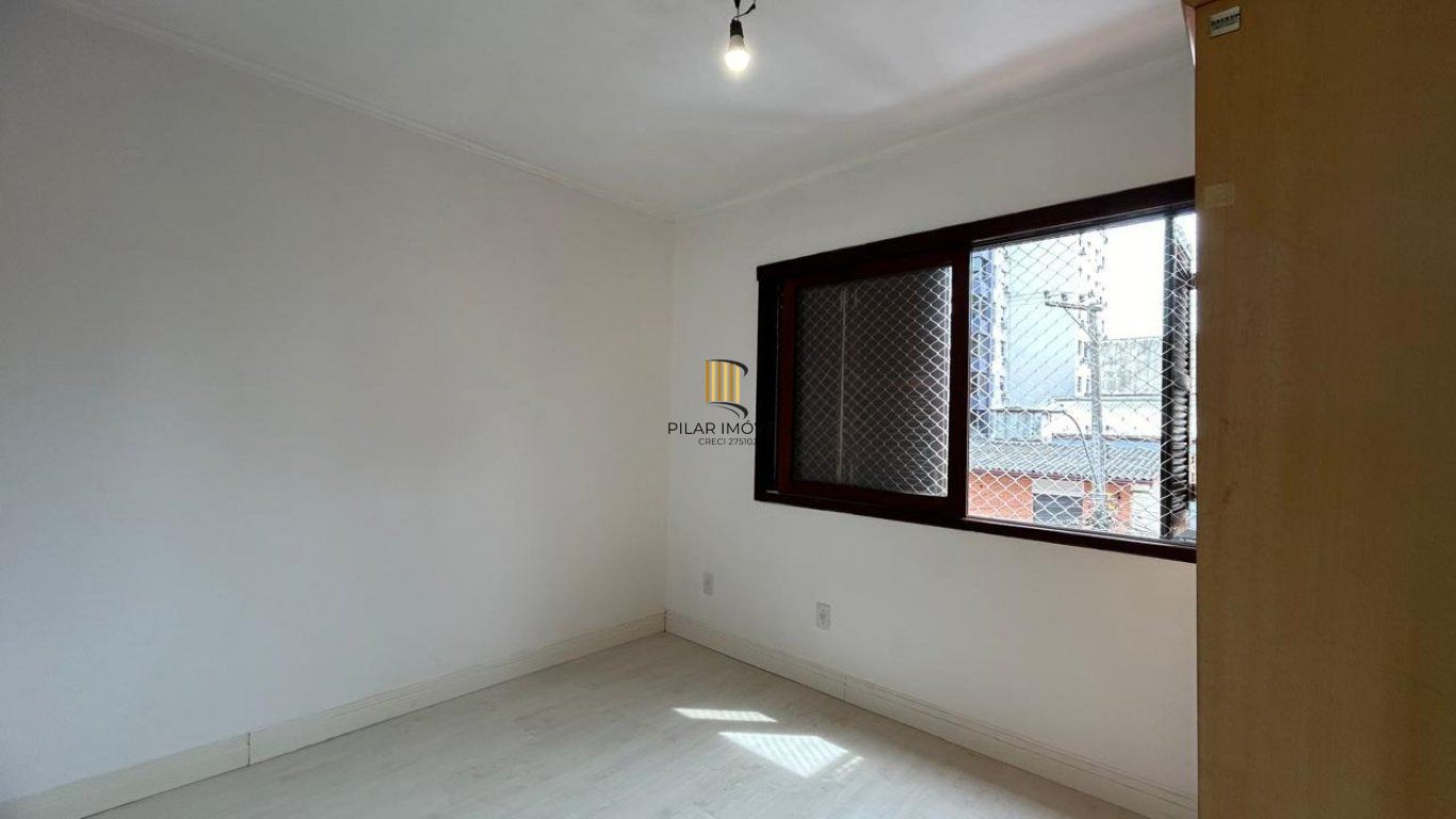 Cobertura de 4 dormitórios e 2 vagas de garagem coberta em Cachoeirinha.