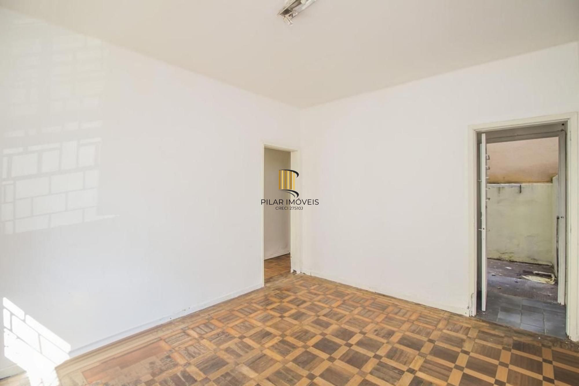 Aoartamento térreo de 2 quartos, 2 banheiros no bairro Cidade Baixa.