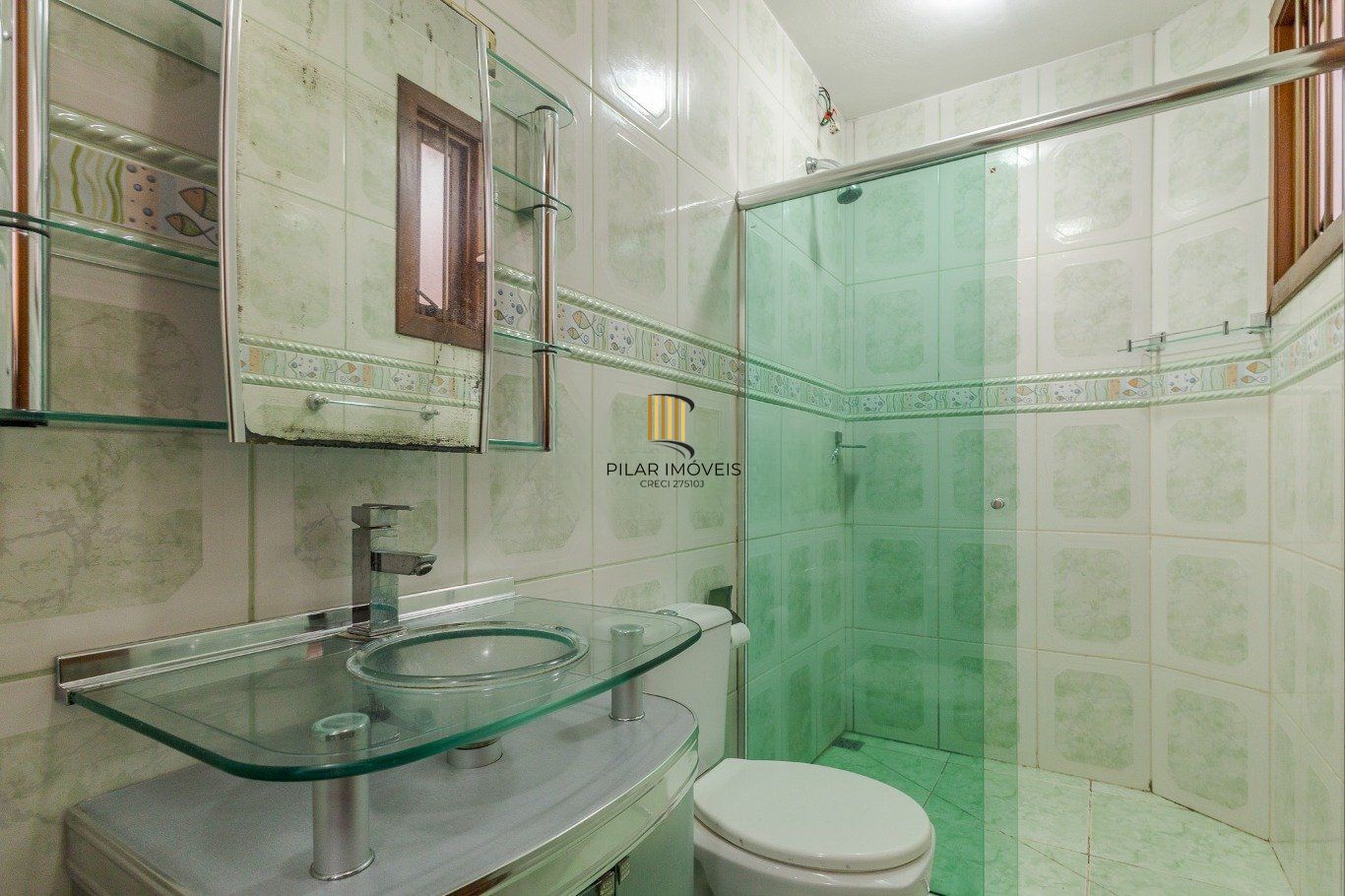 Casa com 4 dormitorios, 2 vagas de garagem em Canoas