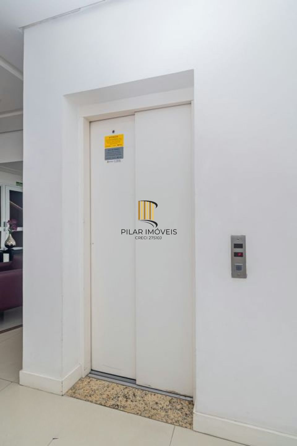 Apartamento semi mobiliado 2 dormitórios bairro Petrópolis