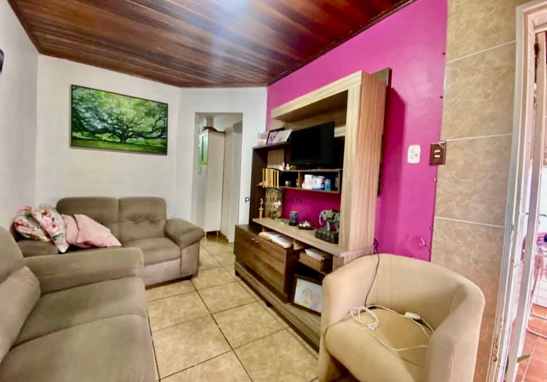 Casa com pátio 144m2 2 quartos com vaga Bairro Passo das Pedras Porto Alegre