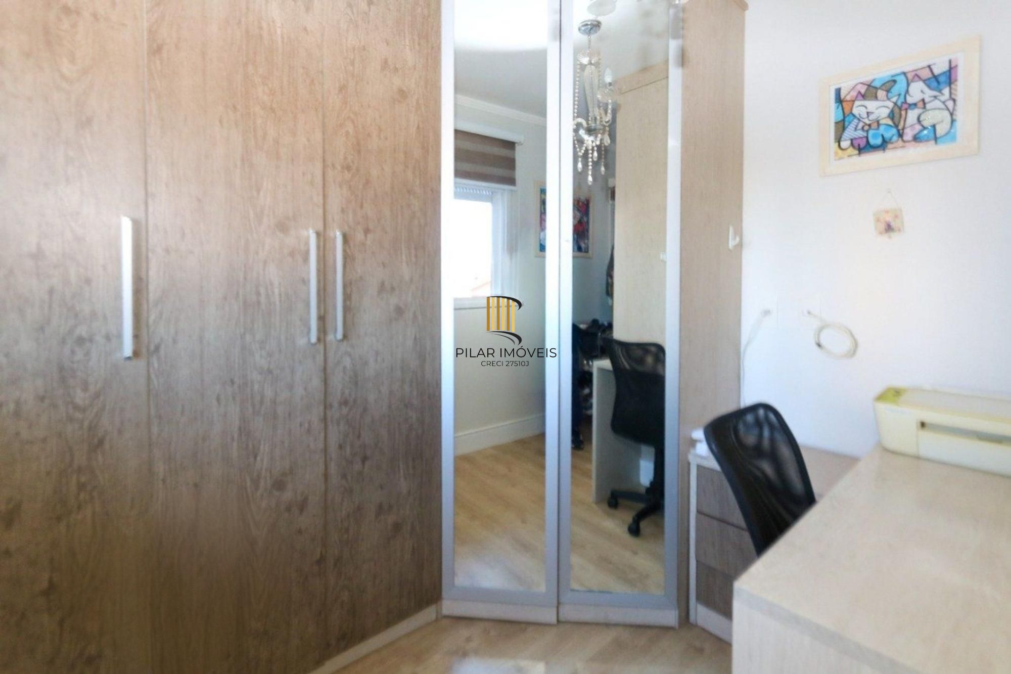 Casa em condomínio com 2 quartos e 2 vagas no bairro Marechal Rondon em Canoas.