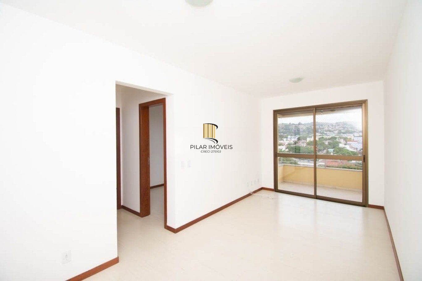 Apartamento 2 Dormitórios com Sacada, Garagem e Vista – Bairro Partenon - Pilar Imóveis