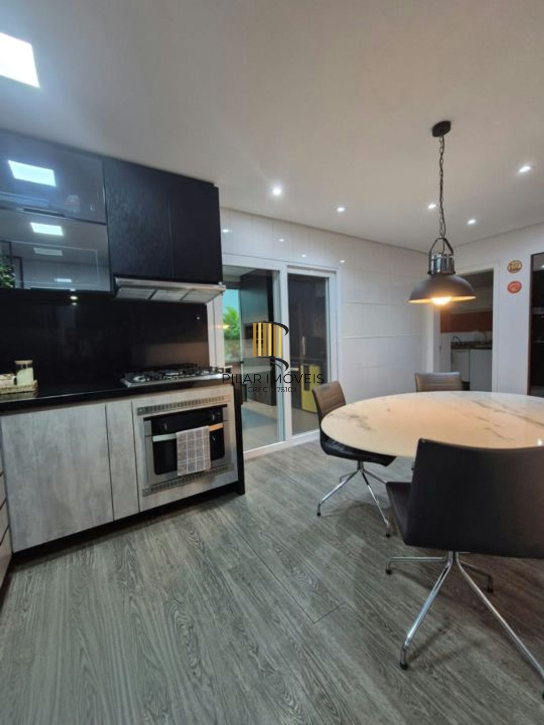 Casa de 3 dormitórios e 2 vagas de garagem coberta Canoas.