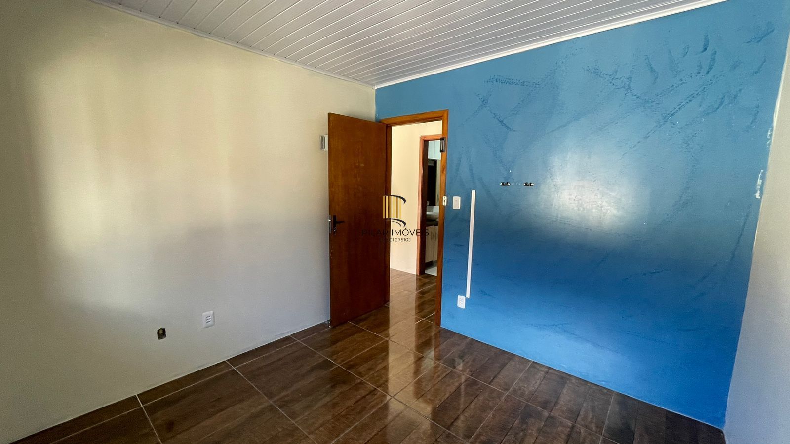 Casa em condomínio com 2 quartos e 2 vagas a venda bairro Olaria em Canoas