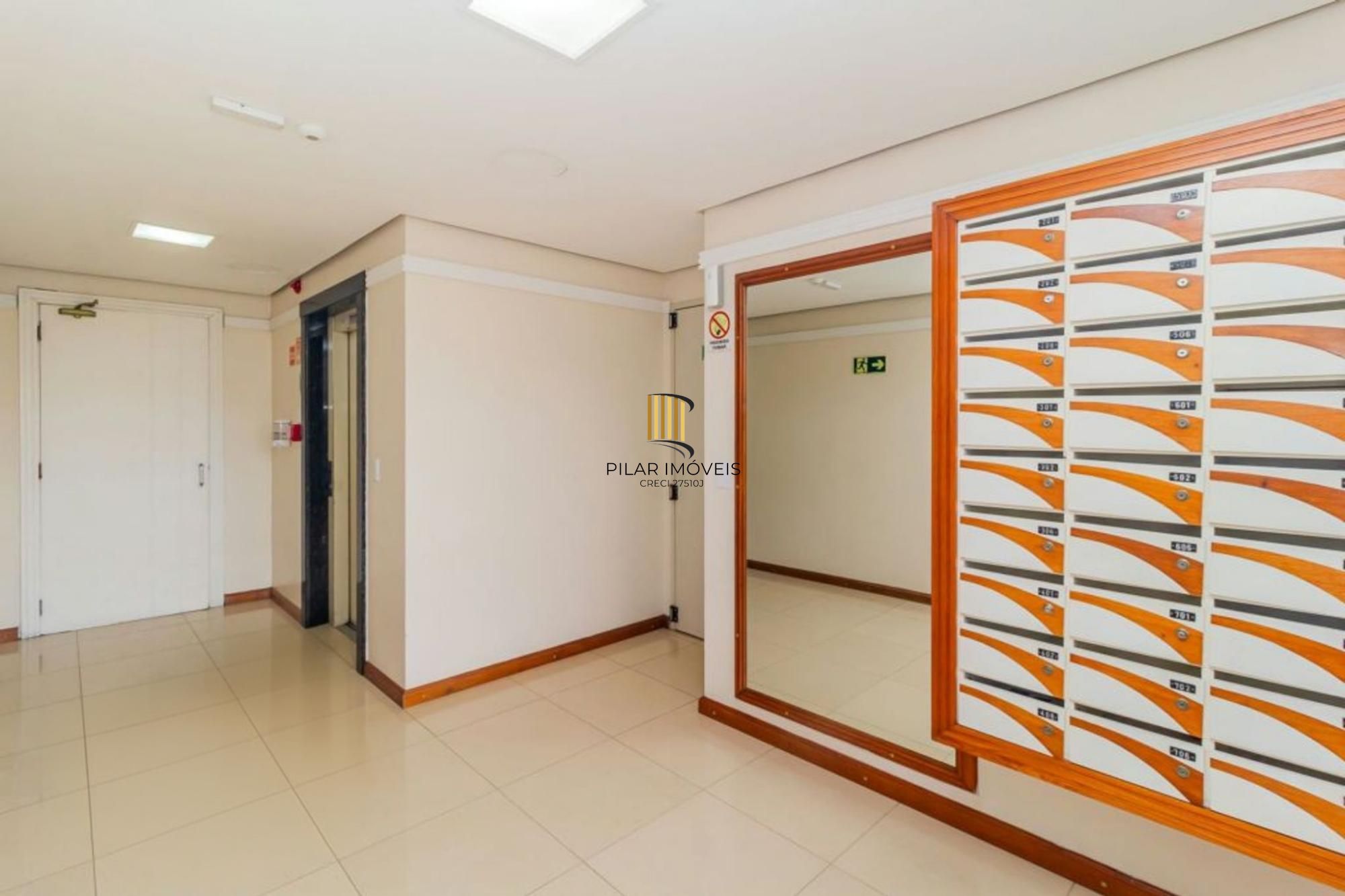 Apartamento de 3 dormitórios, 2 vagas, elevador no bairro Jardim Botânico