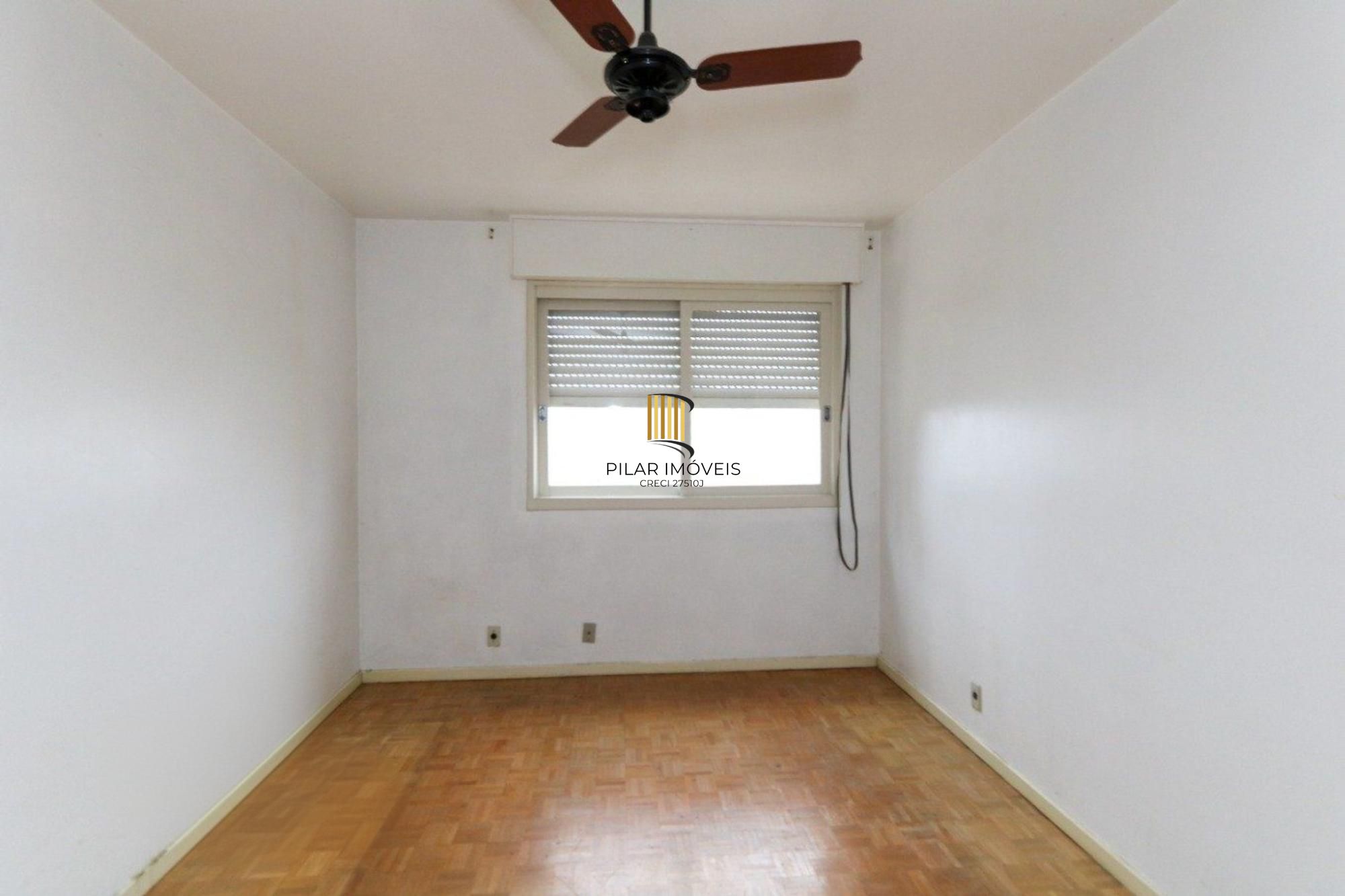 Apartamento com 2 quartos, elevador no centro de Canoas.