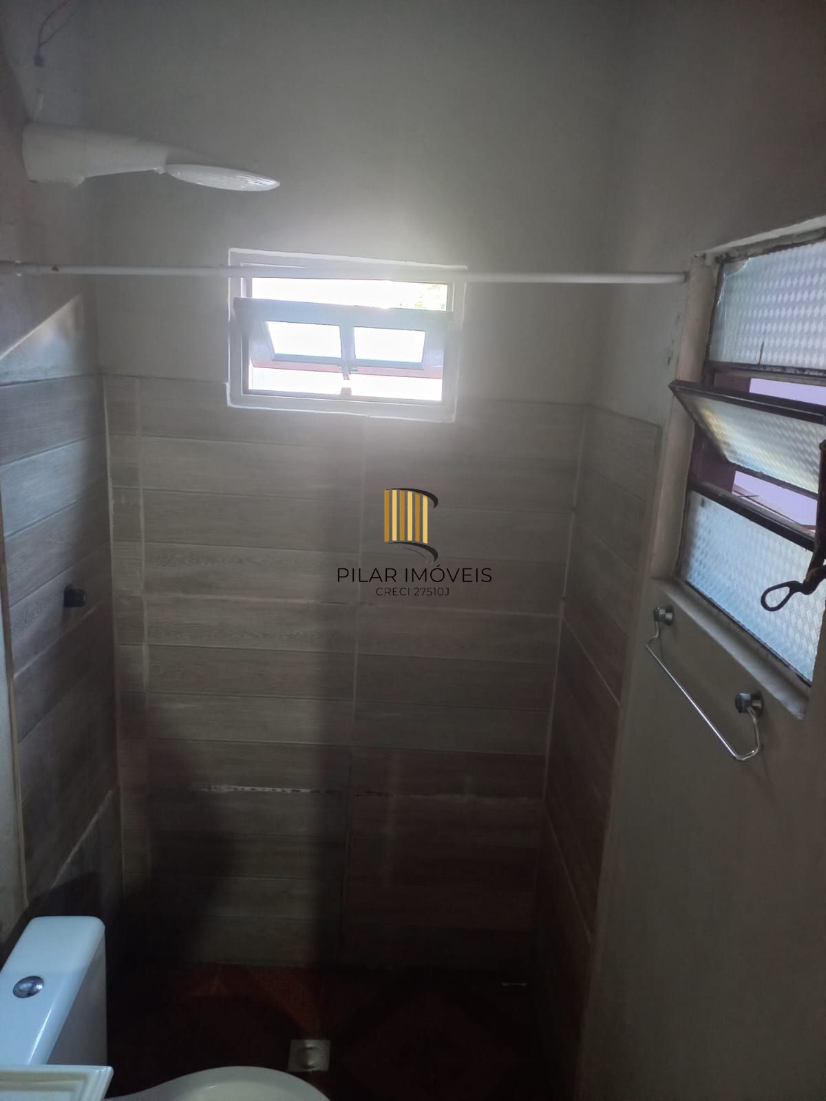 Casa com pátio e edícula no Bairro Porto Verde