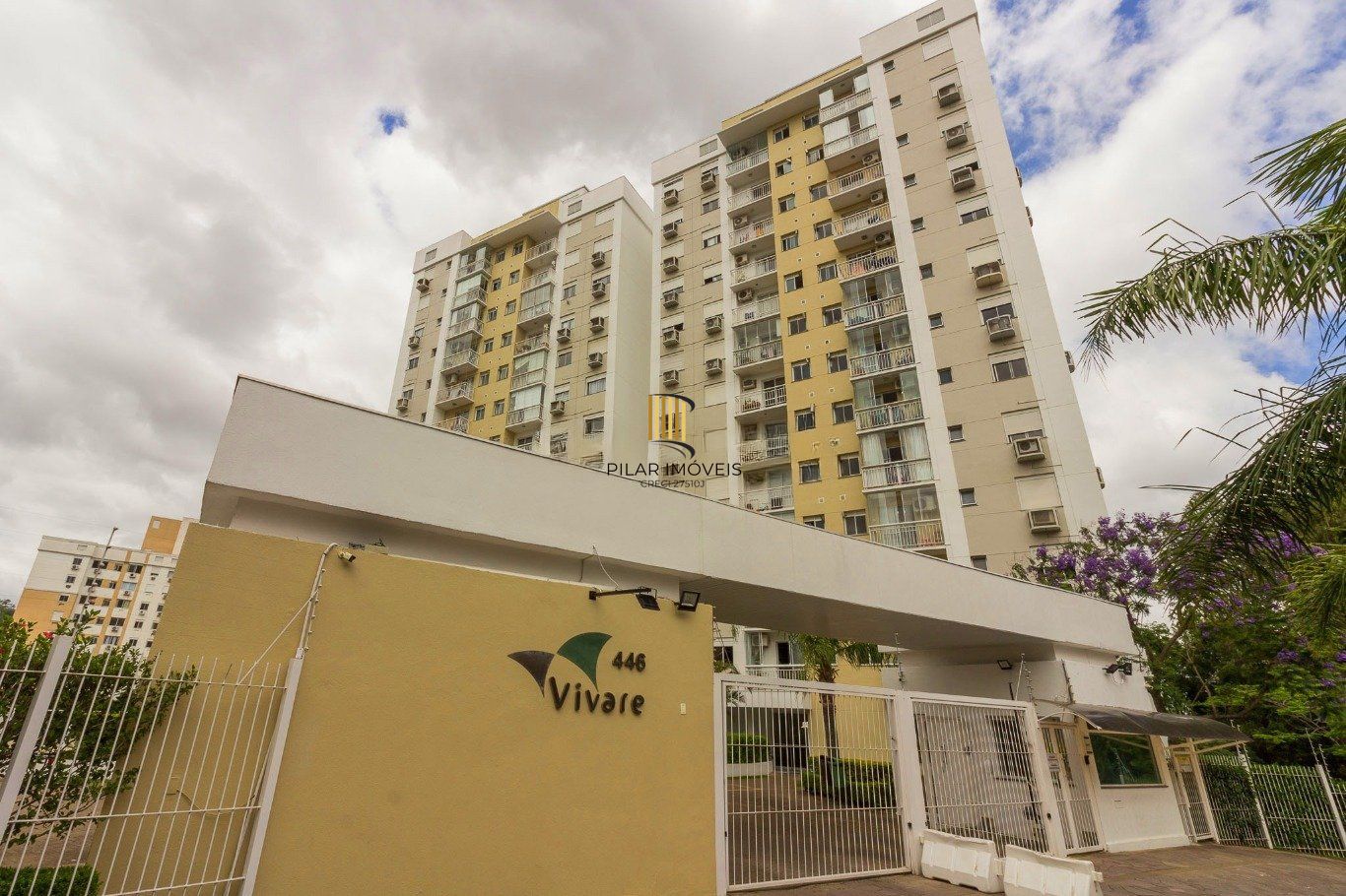 Apartamento 2 Dormitórios com Suíte, elevador e 2 Vagas no Alto Petrópolis
