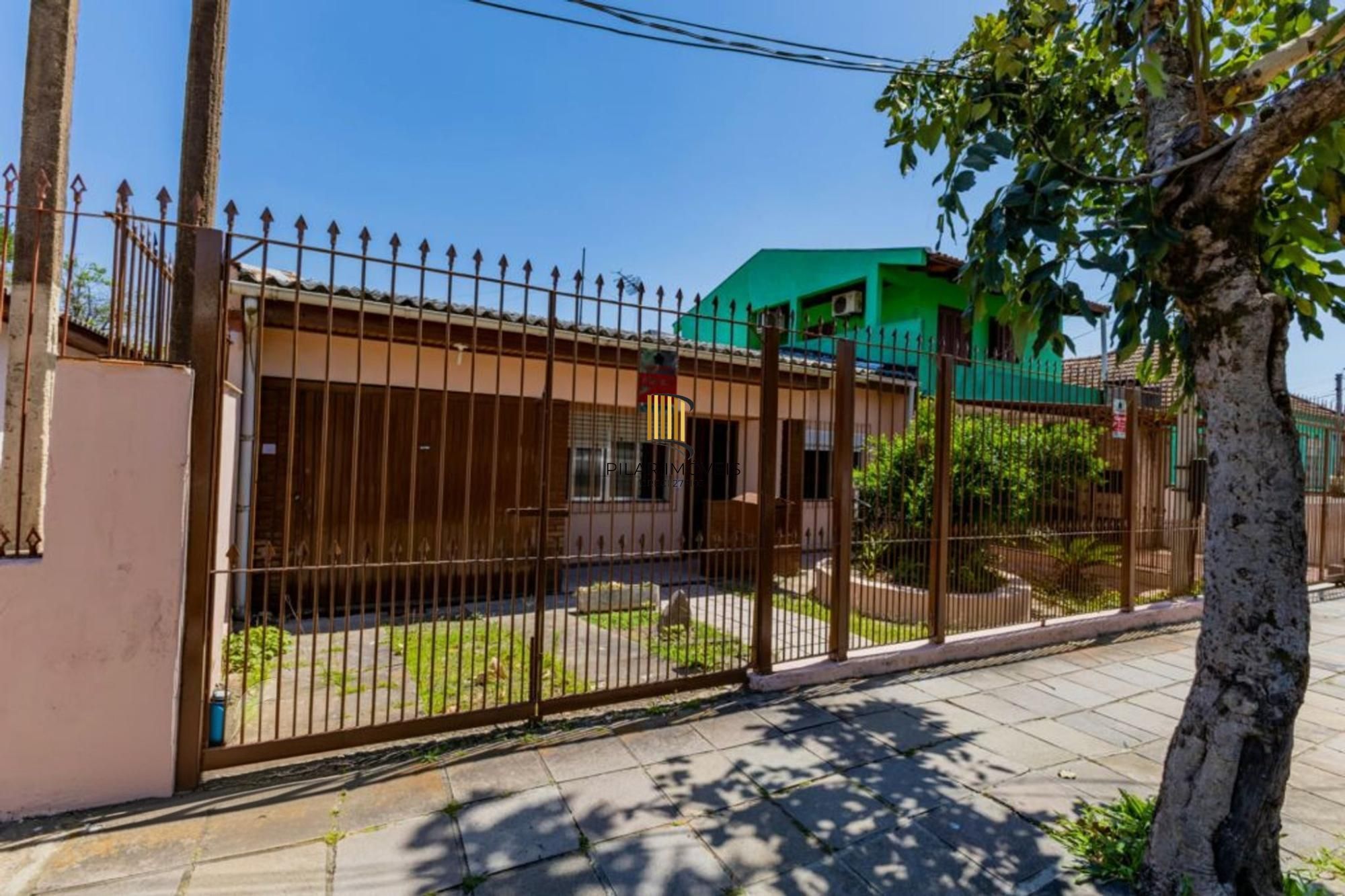 Casa com 3 Quartos e 2 vagas no Bairro Morro Santana