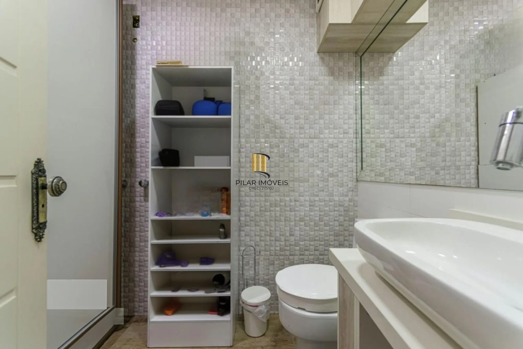 Casa com 4 quartos,1 Suite, 2 vagas e 450m² à venda em Sarandi.