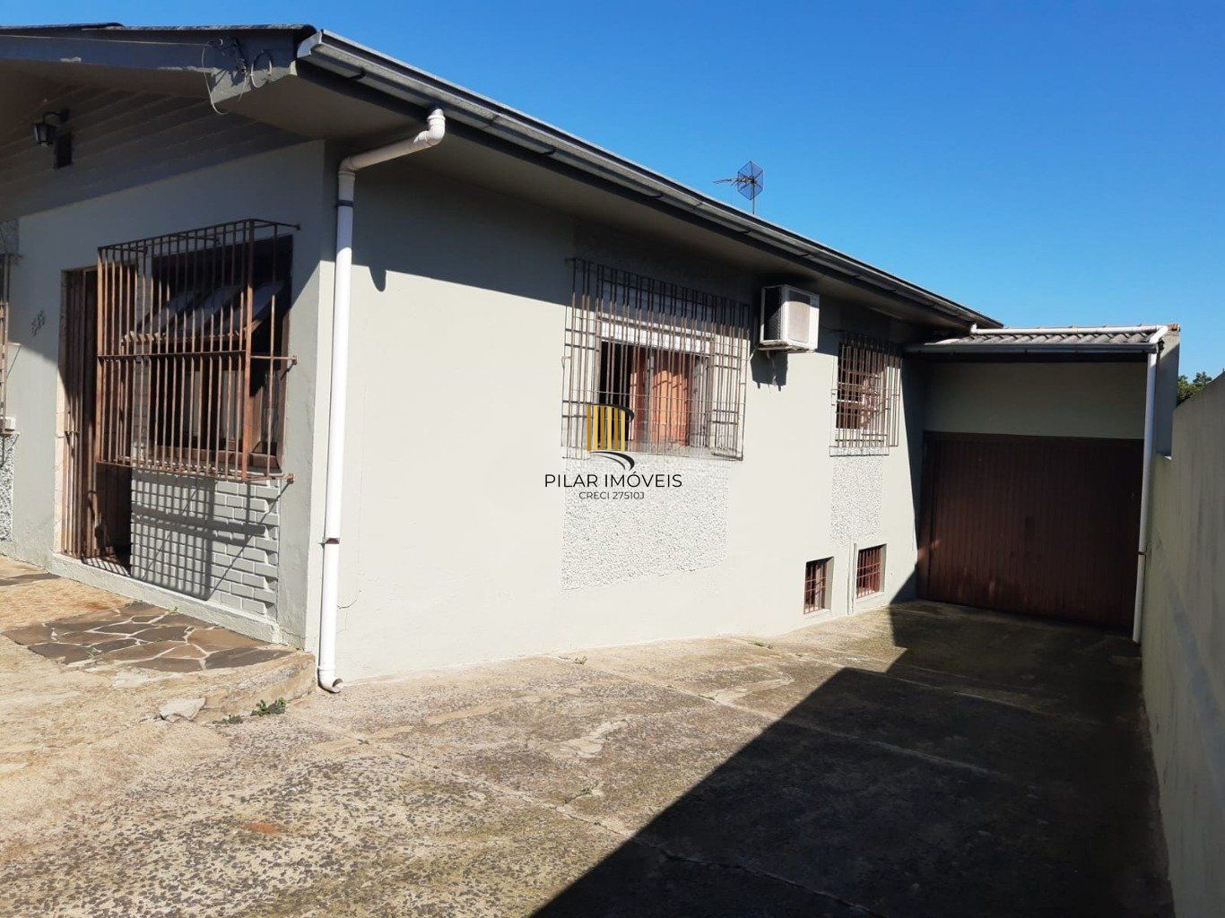 Casa com 3 quartos e 2 vagas de garagem coberta em Cachoerinha.