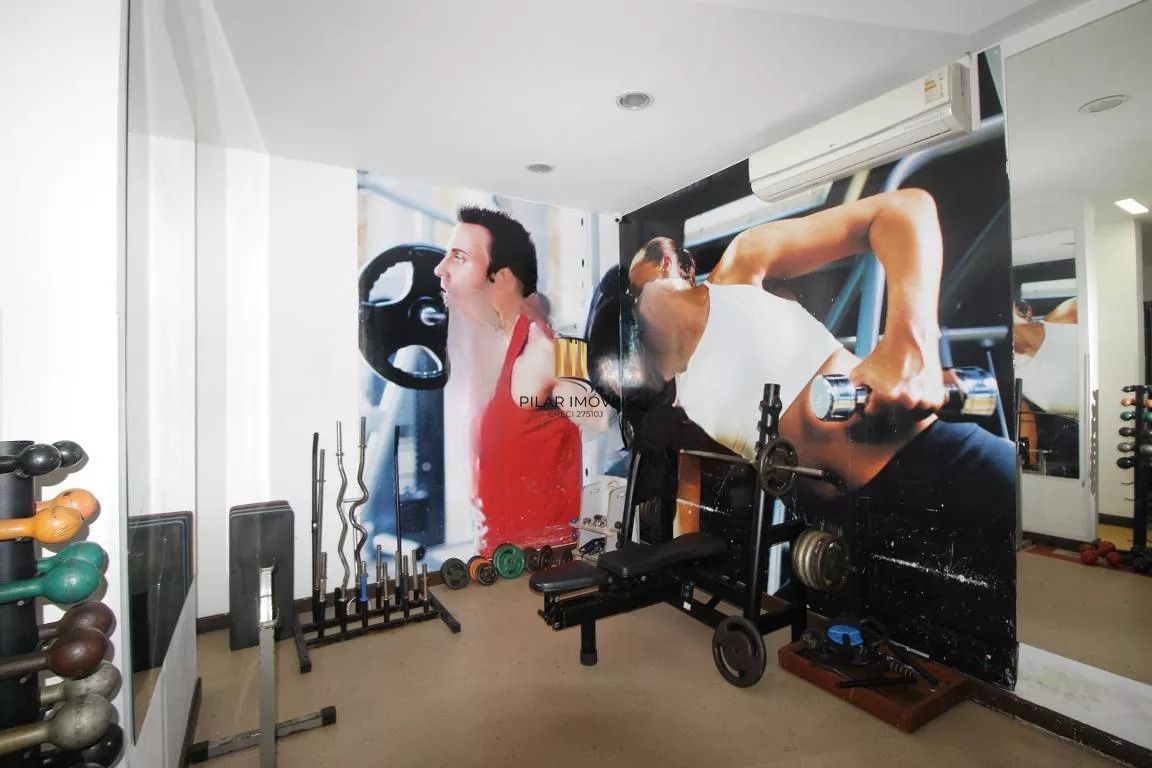 Apartamento com 2 quartos, 1 vaga e elevador no Bairro Vila Ipiranga.