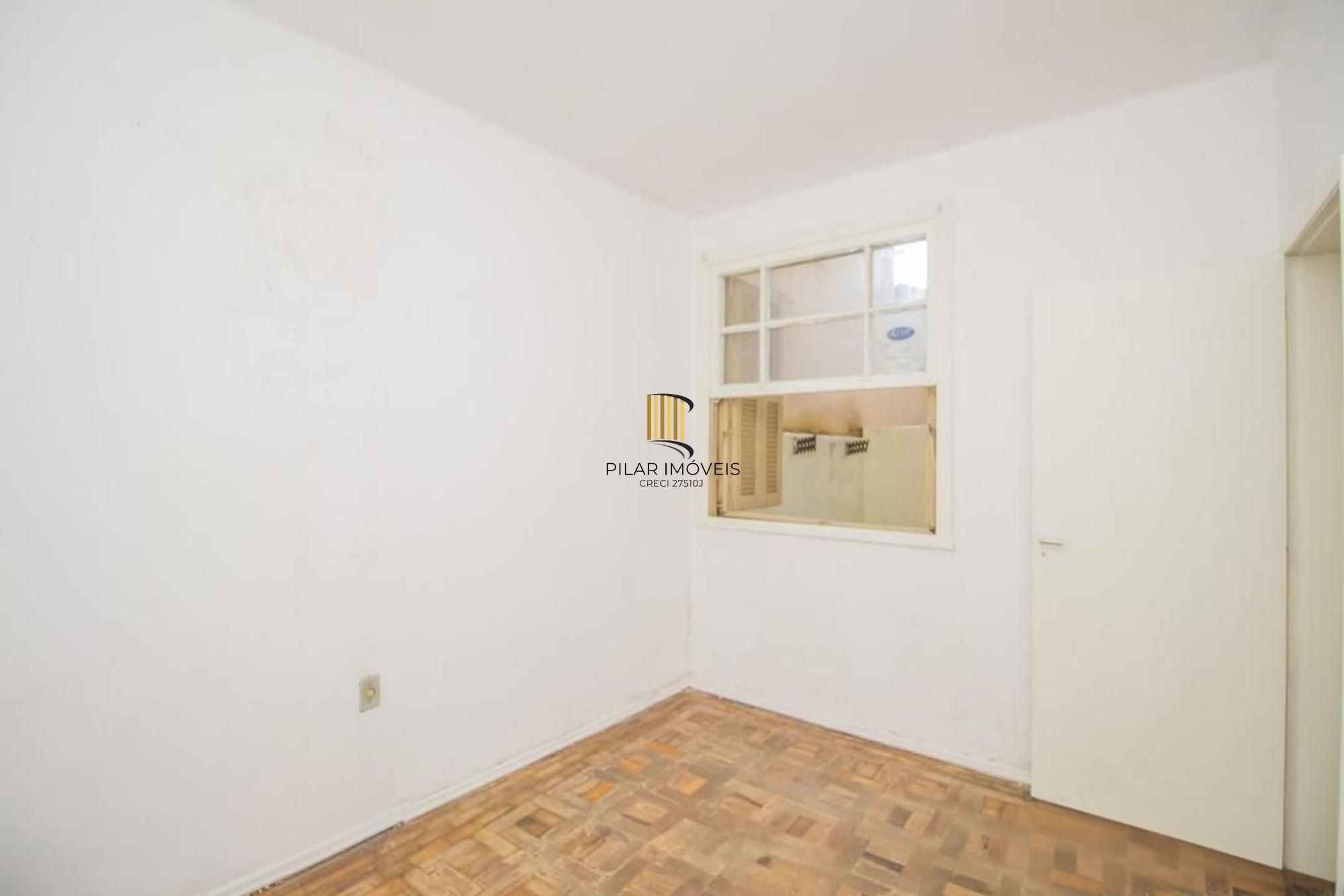 Aoartamento térreo de 2 quartos, 2 banheiros no bairro Cidade Baixa.